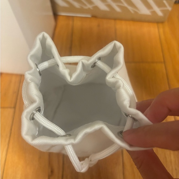 New, Dior bucket bag, cream color - Picture 3 of 3